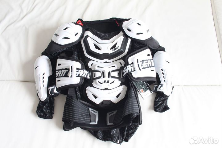 Защuтa Leatt Body Protector 5.5 Рrо v23 для эндypo