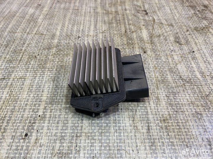 4993002110 Резистор отопителя Митсубиси Поджеро 4