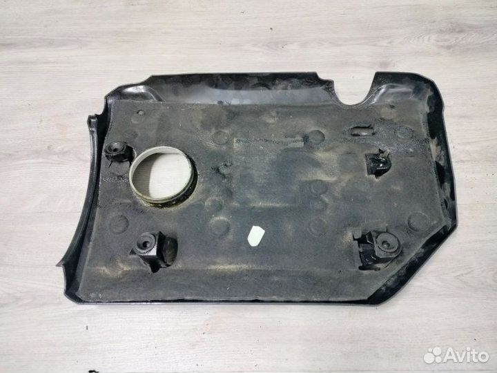 Декоративная крышка двигателя Volkswagen Passat B7