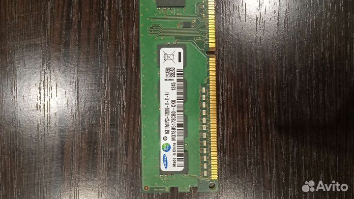 Материнская плата с процессором и памятью