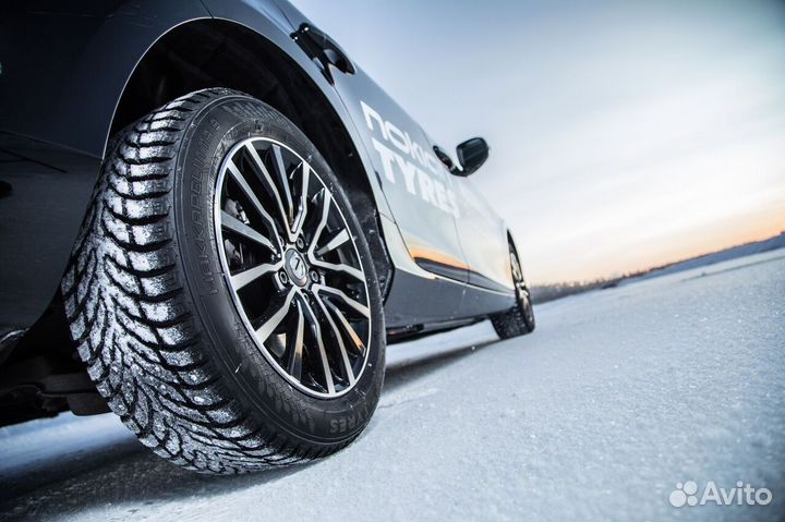 Nokian Tyres Hakkapeliitta R5 275/35 R20