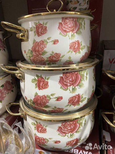 Набор кастрюль