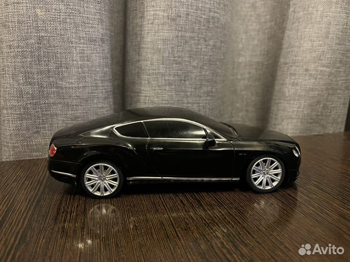 Игрушечная машина на пульте Bentley