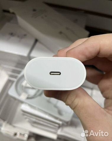 Зарядка для iPhone 20W USB-C на Lightning