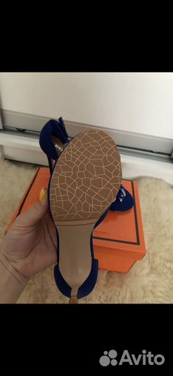 Босоножки новые
