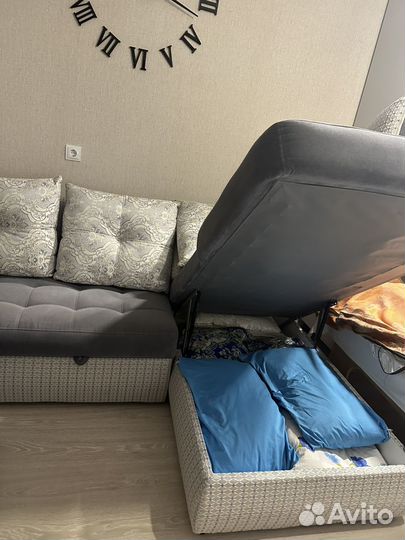 Угловой диван с креслом новый