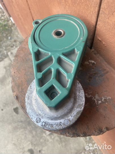 Натяжной ролик volvo fh с приводным ремнем