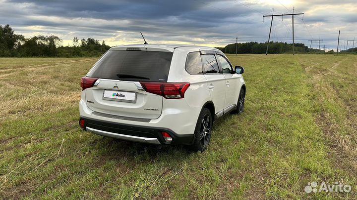 Mitsubishi Outlander 2.0 CVT, 2015, 141 000 км