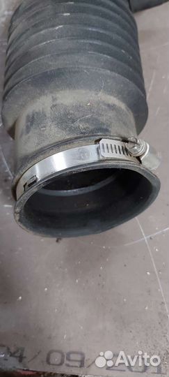 Патрубок воздушного фильтра на Cadillac SRX