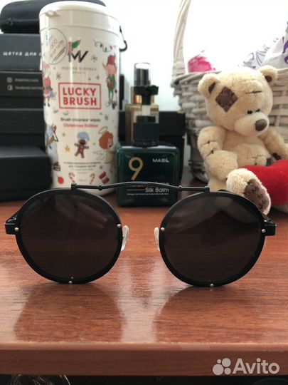 Солнцезащитные очки