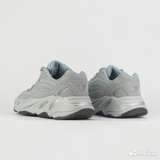 Кроссовки Adidas Yeezy Boost 700 v2 Hospital Blue