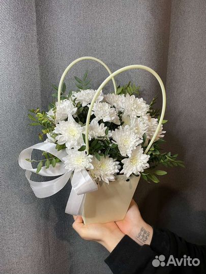 Корзина с цветами, композиция, букет цветов