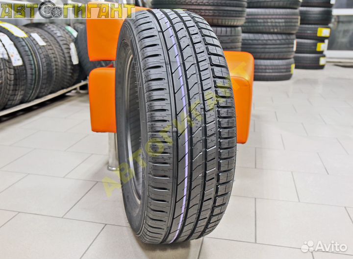 Ikon Tyres Nordman SX3 215/60 R16