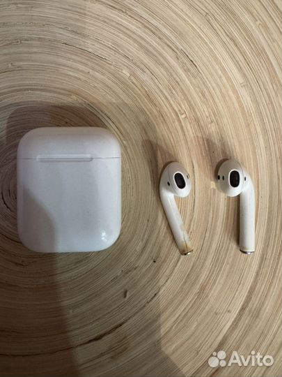 Наушники apple airpods сломанные