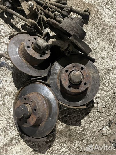 Поворотный кулак ваз классика 2107,2105,2106