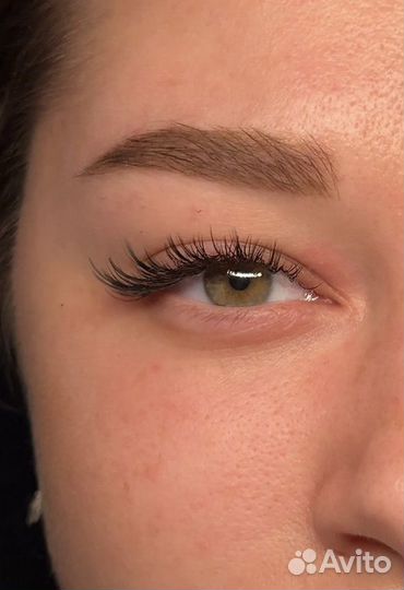 Модель на наращивание ресниц