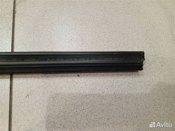 Уплотнитель стекла двери задней правой (бархотка