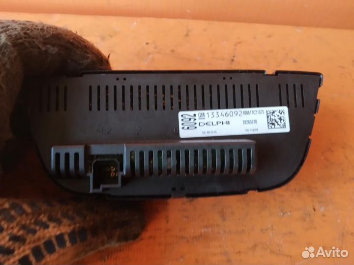 Блок управления печкой Opel Astra J (2010-2016)