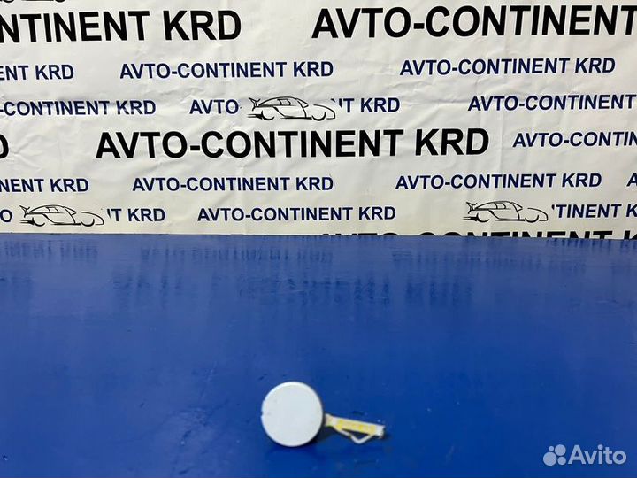 Заглушка бампера передняя Daihatsu Mira LA300S