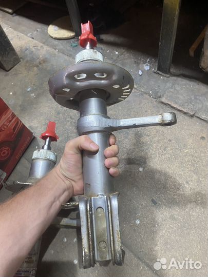 Стойки для автомобиля