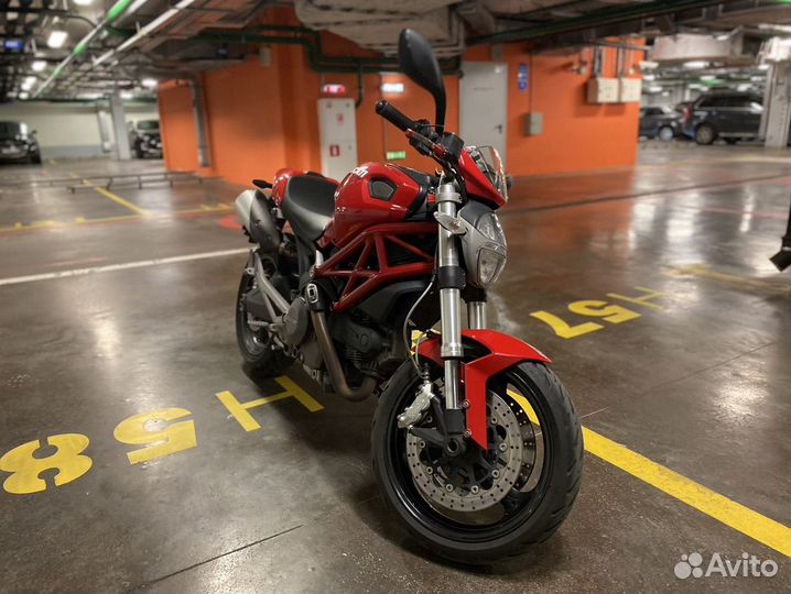 Ducati Monster 696 в отличном состоянии
