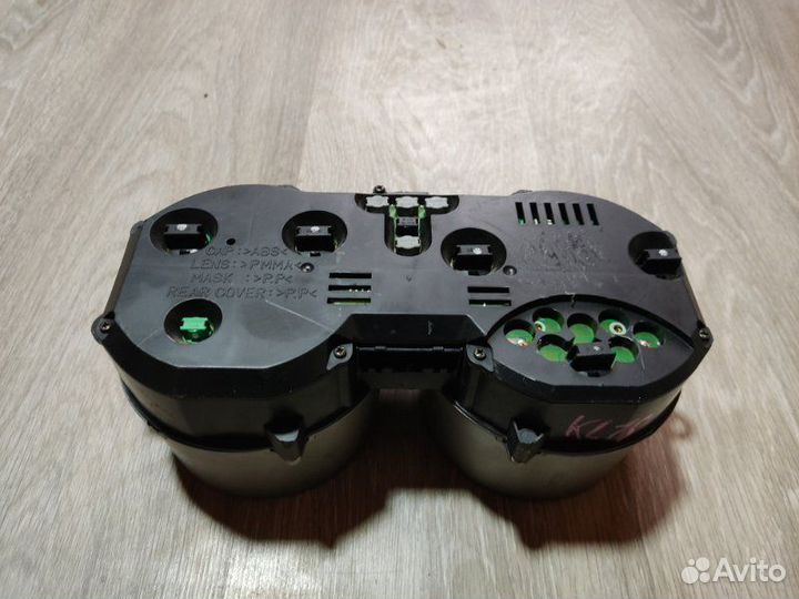 Щиток приборов Chevrolet Aveo T200 F14D3 2005