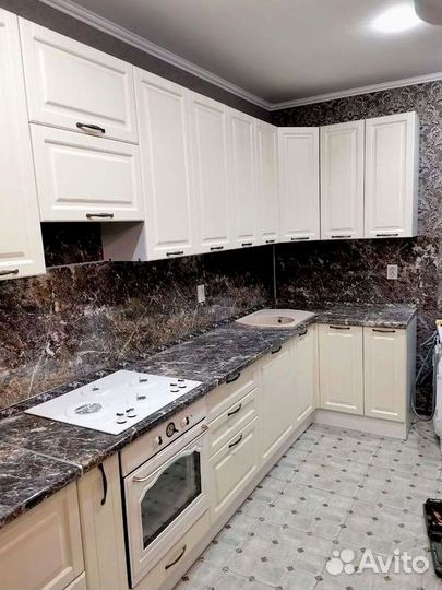 Кухонный гарнитур угловой