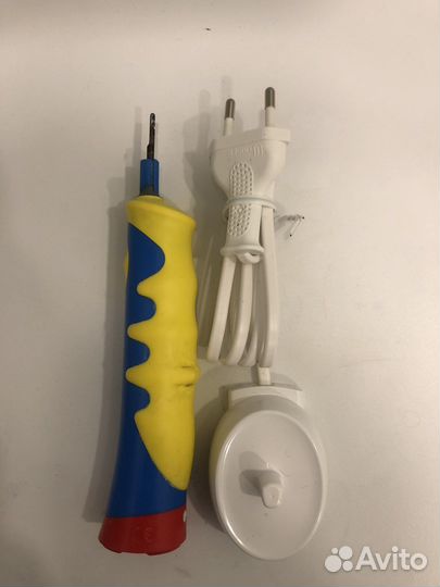 Зубная щетка oral b