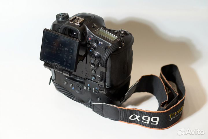 Sony SLT a99 с батблоком