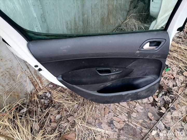Дверь peugeot 308