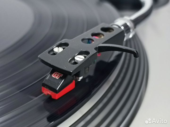 Проигрыватель винила. omnitronic DD-2250