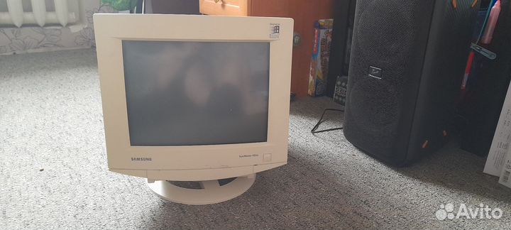 Старый монитор от компьютера пентиум-2на запчасти