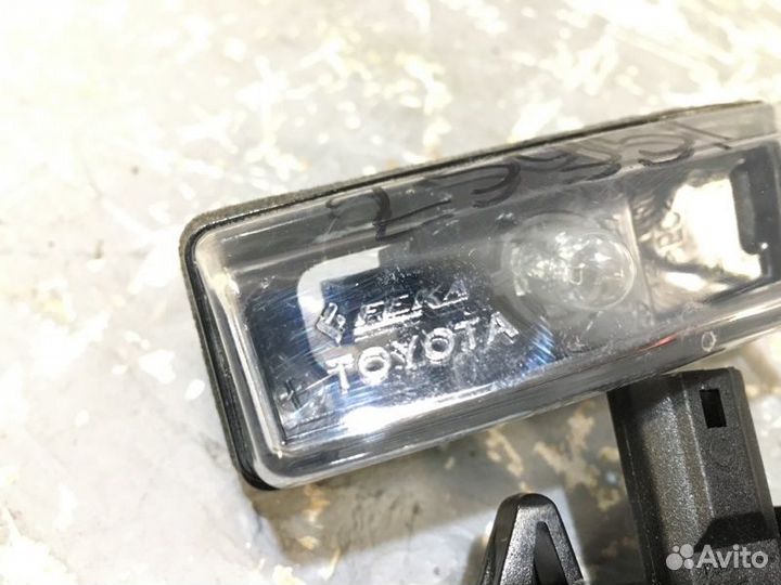 Фонарь подсветки номера Toyota C-Hr