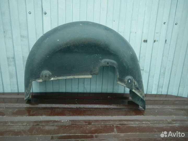 Задний левый подкрылок для porsche cayenne