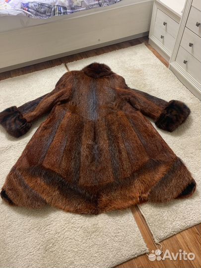 Шуба нутриевая с песцовым воротником 46-48 р