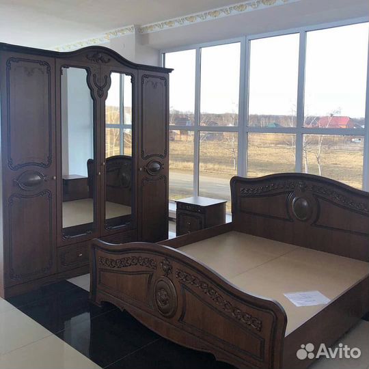 Спальный гарнитур