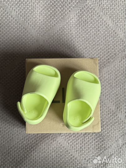 Детские Yeezy slide glow green 4k