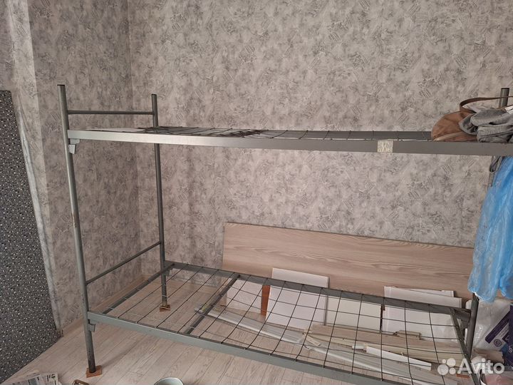 Кровать двухярусная металлическая без матрасов