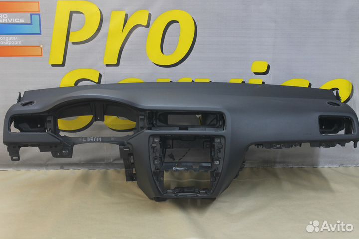 Торпедо Volkswagen Jetta панель приборов