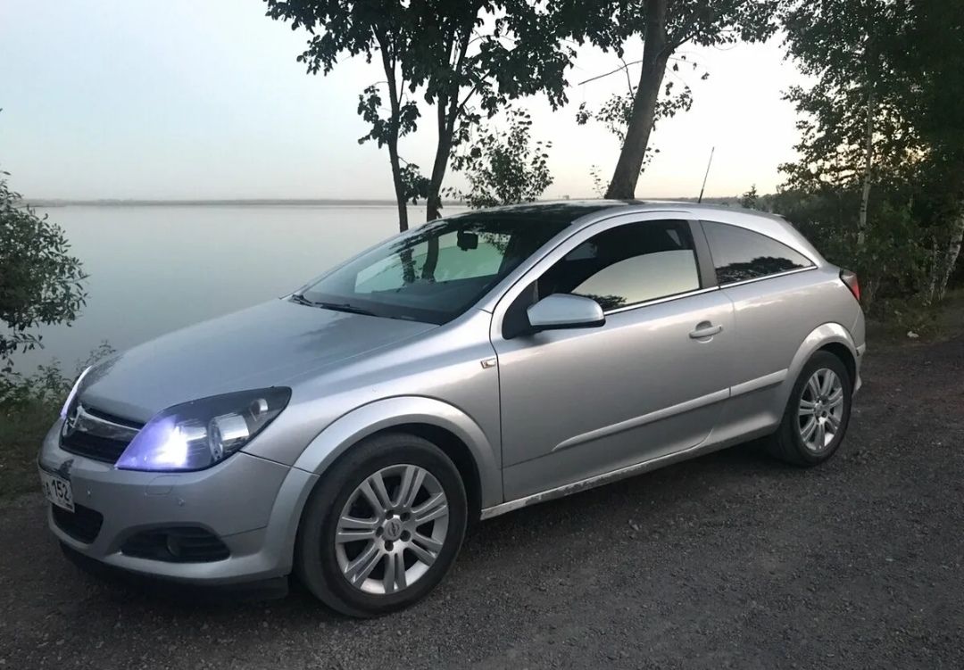 Opel Astra GTC: фото владельца