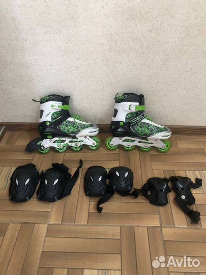 Роликовые коньки с защитами
