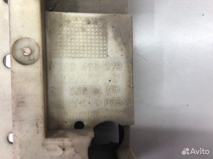 Усилитель бампера задний Renault Clio 2