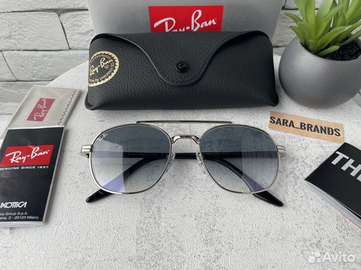 Солнцезащитные очки rayban