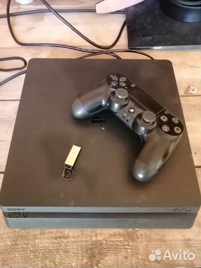 Продам PS4. Прошитая