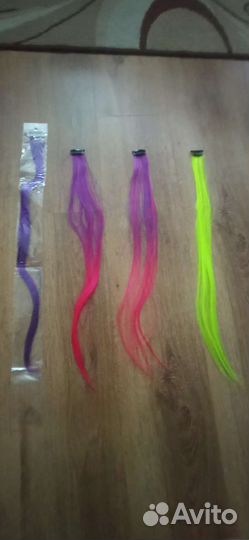 Цветные пряди на заколках