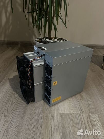 Antminer S19J pro 104 th