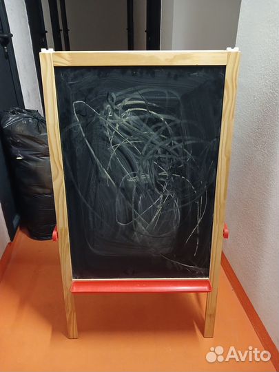 Мольберт Икеа в отличном состоянии