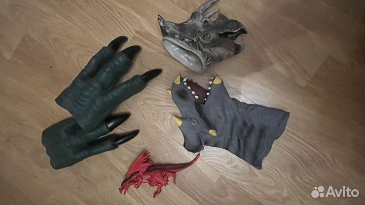 Маски динозавров и лапы