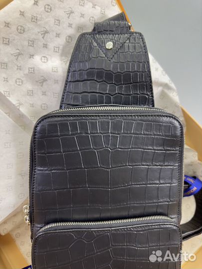 Слинг louis vuitton из кожи крокодила