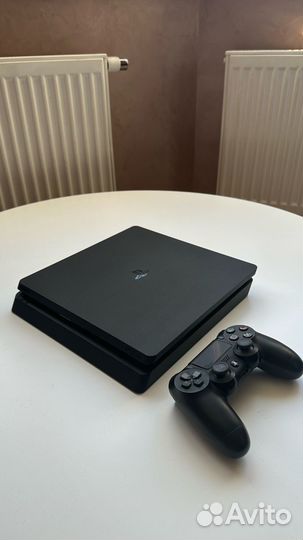 Sony ps4 slim